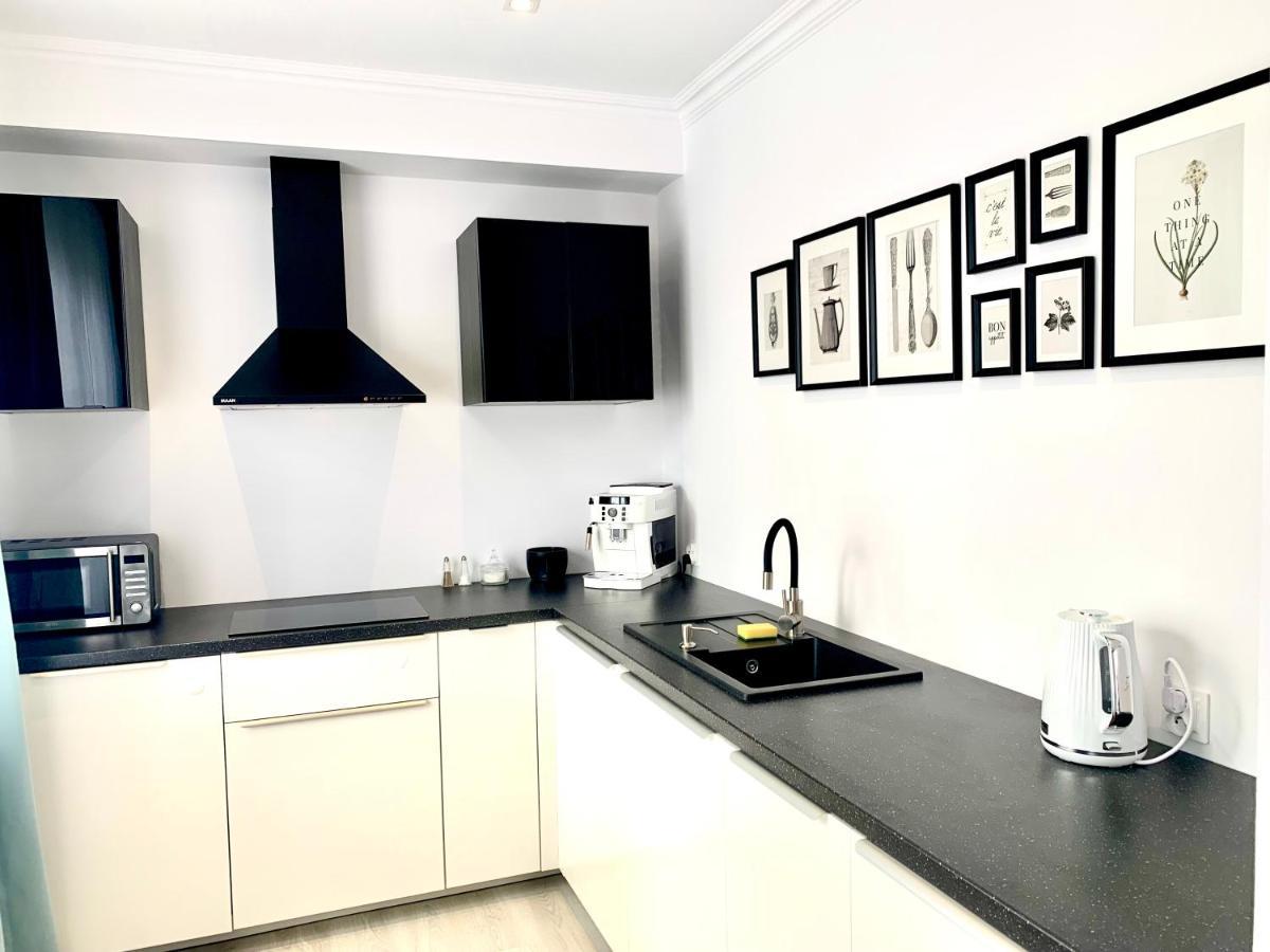 Apartamenty Sienkiewicza - Bezplatny Parking, Centrum, Park, Fv 凯尔采 外观 照片