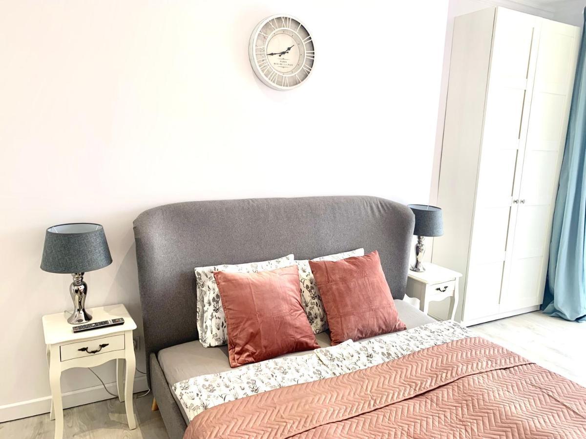 Apartamenty Sienkiewicza - Bezplatny Parking, Centrum, Park, Fv 凯尔采 外观 照片