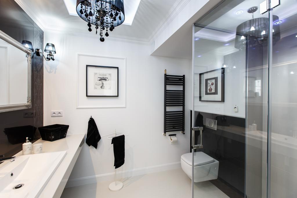 Apartamenty Sienkiewicza - Bezplatny Parking, Centrum, Park, Fv 凯尔采 外观 照片