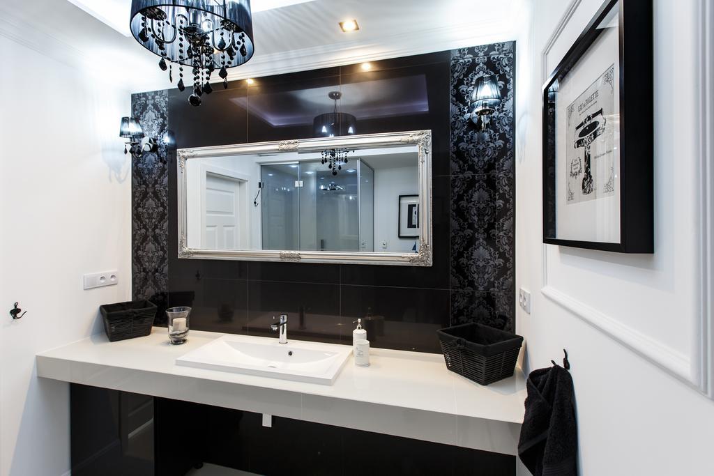 Apartamenty Sienkiewicza - Bezplatny Parking, Centrum, Park, Fv 凯尔采 外观 照片