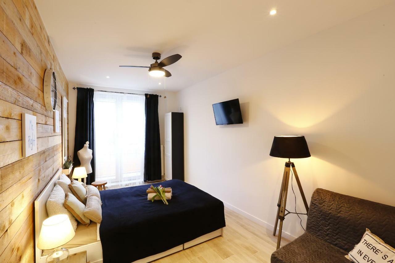 Apartamenty Sienkiewicza - Bezplatny Parking, Centrum, Park, Fv 凯尔采 外观 照片